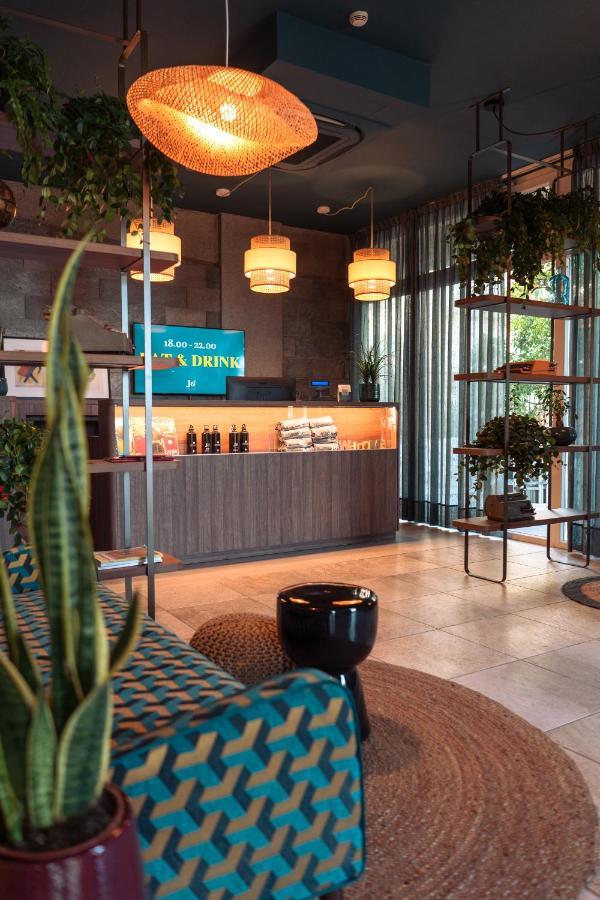 Hotel Jolly Roger Pietra Ligure Bagian luar foto