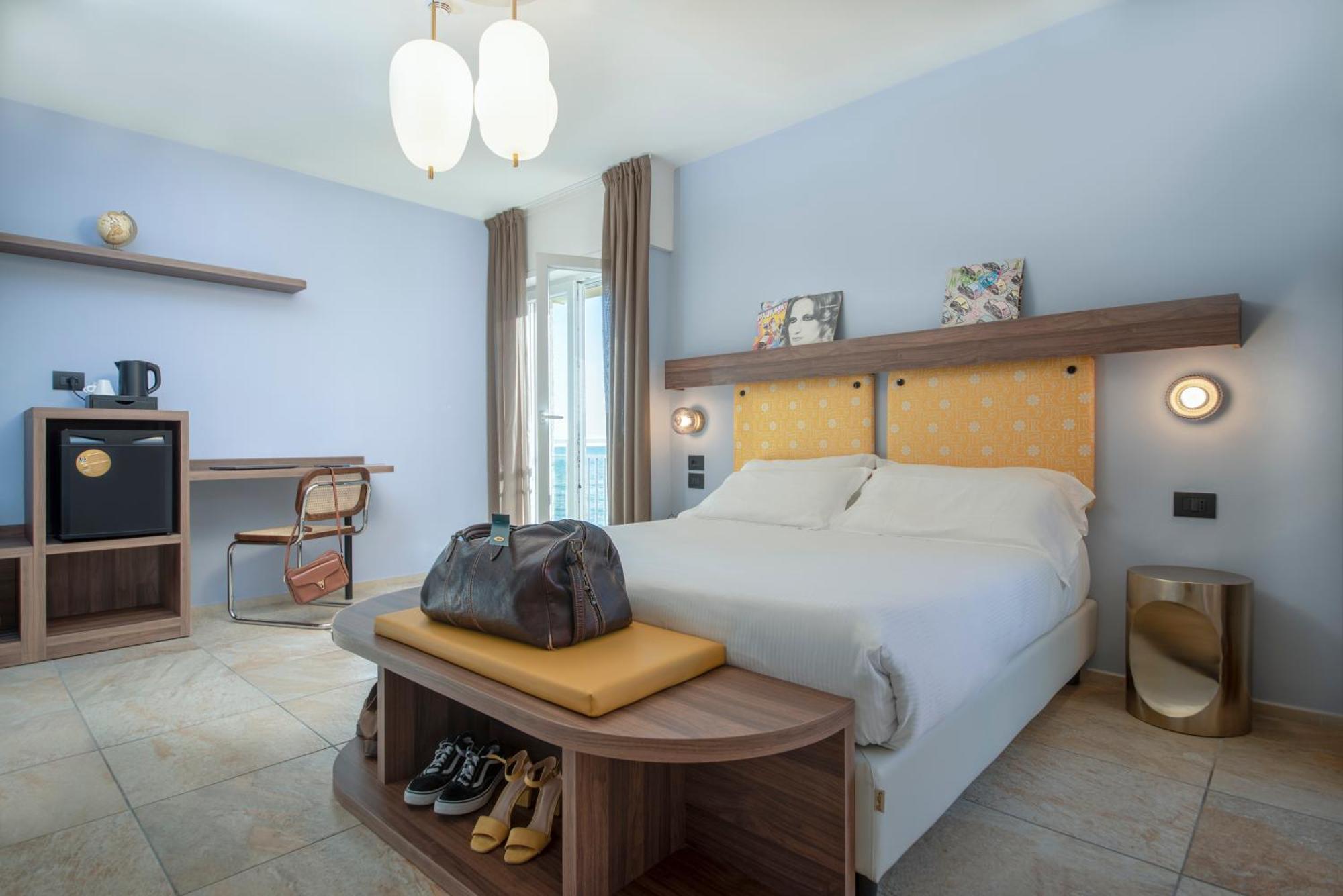 Hotel Jolly Roger Pietra Ligure Bagian luar foto